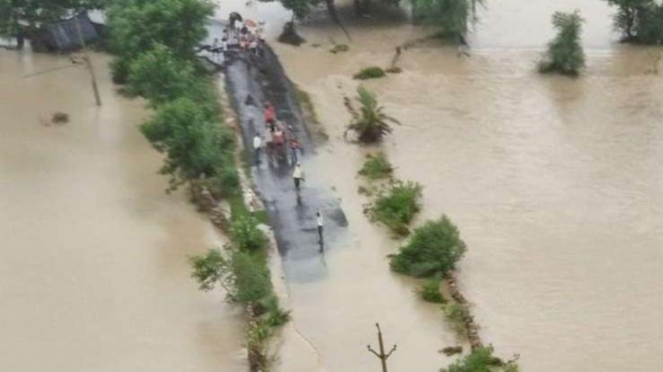 Flood wreaks havoc in Andhra Pradesh, so far 34 people have died, 10 missing