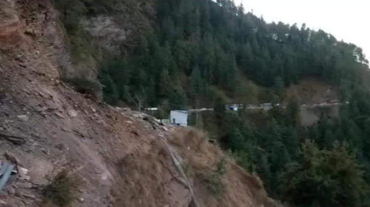 Shimla: Despite clear weather, landslides in Theog Khachi turn, NH-5 blocked again