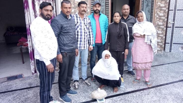 Indora: Narcotics cell team arrested woman with huge consignment of drugs