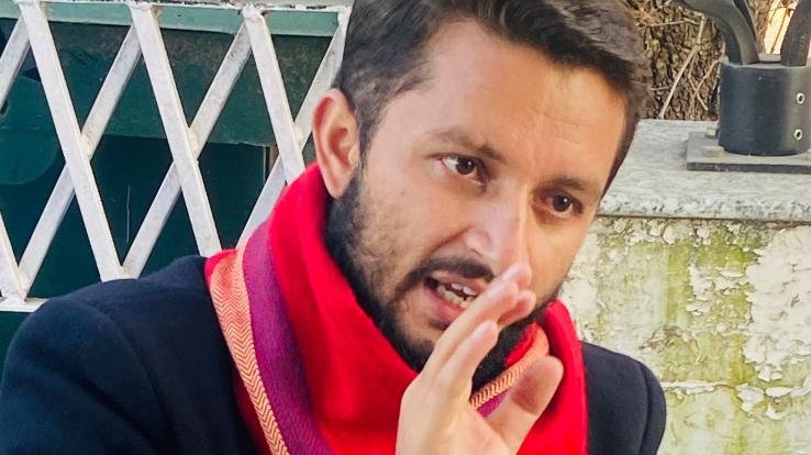 शिमला :वीरभद्र सिंह की प्रतिमा रिज पर जल्द स्थापित नहीं की तो सरकार के खिलाफ़ बैठूंगा धरने पर : कौशल मुंगटा