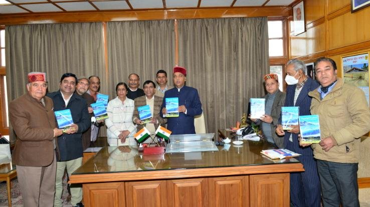 Shimla: Chief Minister released the book Himachal Pradesh - A Treasure of Tourism