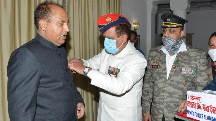 Shimla: Chief Minister contributed on Armed Services Flag Day