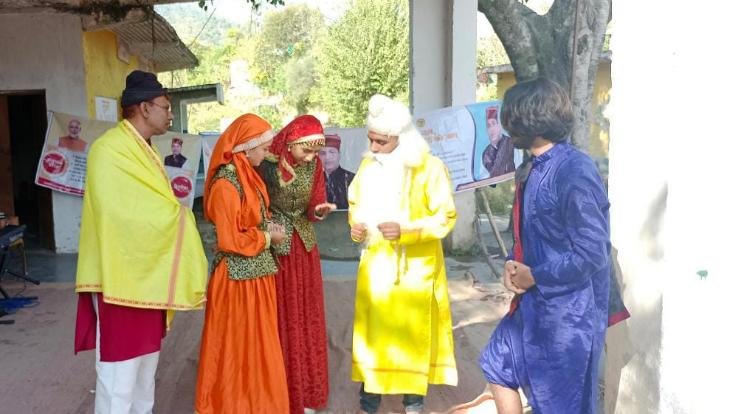 Solan: Information about government schemes given through song-music and street plays