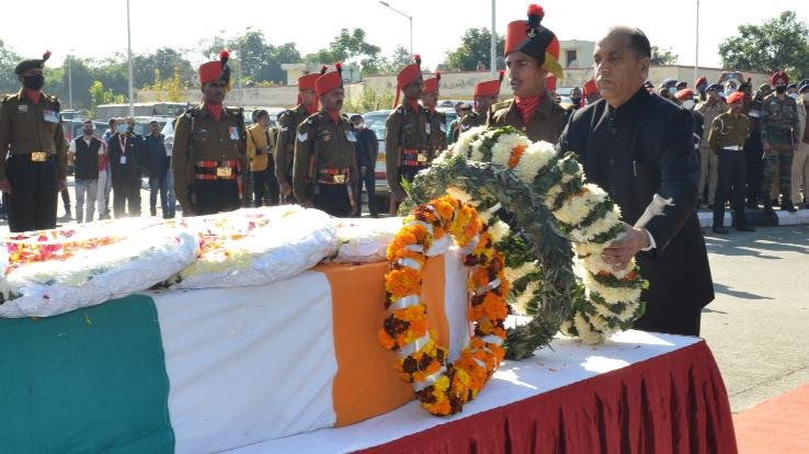 Shimla: CM pays tribute to martyr Vivek Kumar