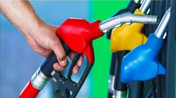 There was no change in the price of petrol and diesel on the 39th day in the country