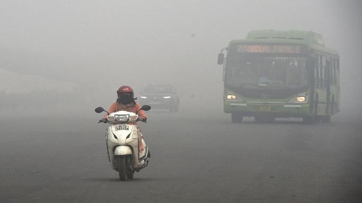 Pollution continues to wreak havoc in Delhi, air quality still very poor