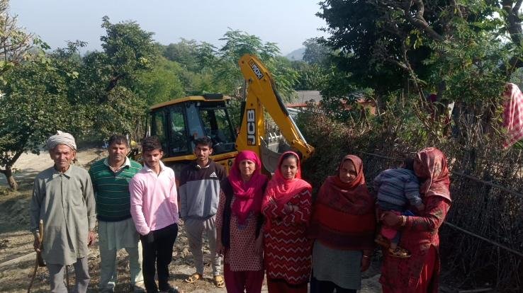 Kangra: Social worker Mukesh Thakur got the way prepared for Panchayat Ghamrur village Vuhala