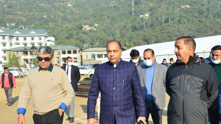 मंडी : मुख्यमंत्री ने प्रधानमंत्री की रैली की तैयारियों का निरीक्षण किया
