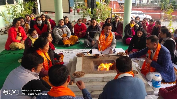 Kangra: Students of DAV Bhadoli celebrated the birthday of Justice Meher Chand Mahajan