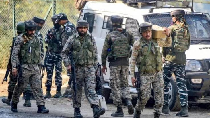 Jammu and Kashmir: Encounter between security forces and terrorists in Anantnag, one terrorist killed