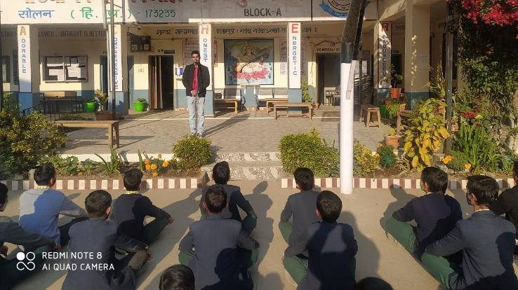 Dadlaghat: A general meeting was organized at Government Adarsh Senior Secondary School, Dhundan.