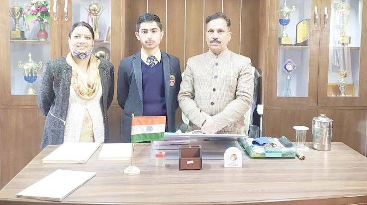 दाड़लाघाट: राज्य स्तर की प्रतियोगिता के लिए चयनित धुंदन स्कूल का छात्र पंकज चंदेल