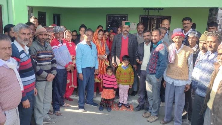 Kangra: Jaswan-Pragpur Block Congress village Swana celebrated 137th Congress Day
