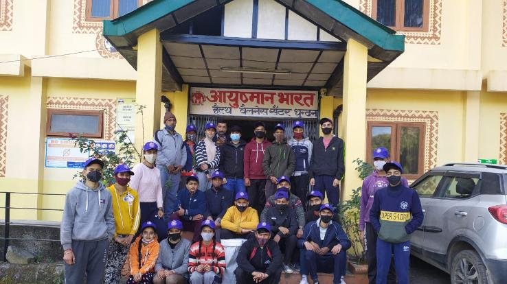 Darlaghat: National Public School Dhundan gave information about cleanliness to NSS volunteers