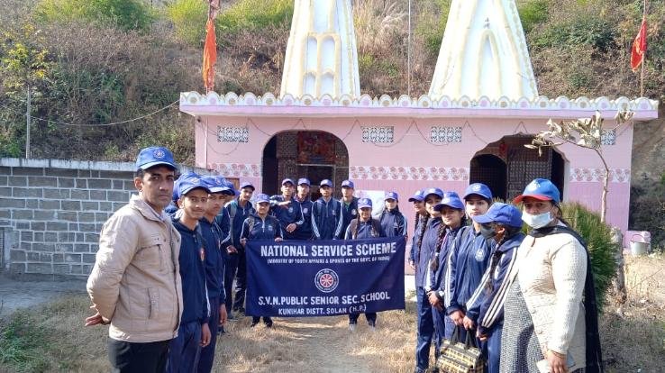 Kunihar: NSS volunteers of SVN school cleaned the road