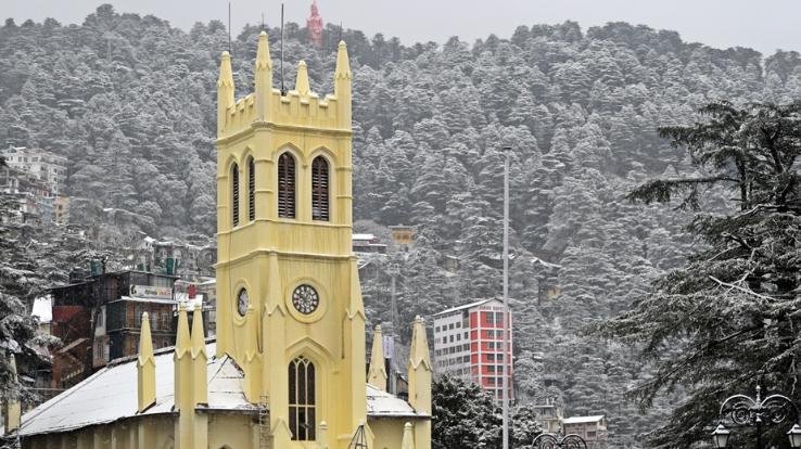 Snowfall started in Shimla, happy faces of tourists