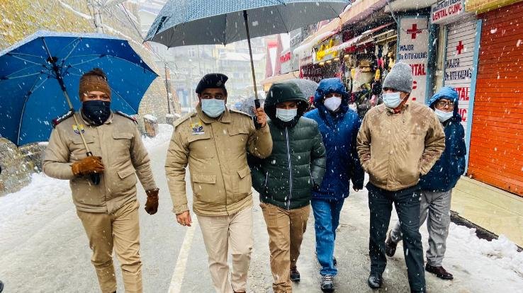 शिमला : उपायुक्त ने लिए विभिन्न सड़कों का जायज़ा