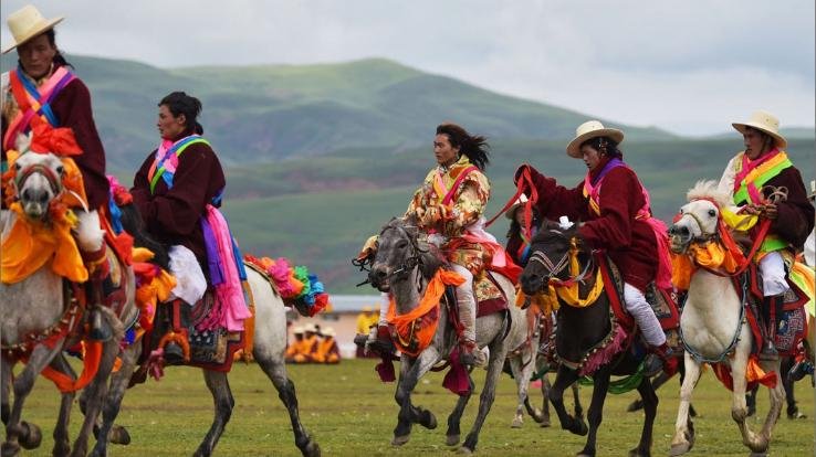 Losoma Tashis- Losar is a festival that cherishes cultural colour, form and art.