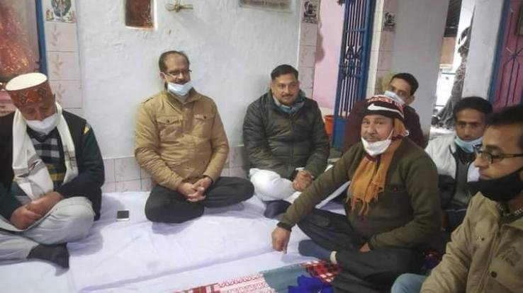 जयसिंहपुर : आशापूरी मंदिर लंबागांव के जीर्णोद्धार के लिए हरसंभव सहायता करेंगे विधायक रविंद्र धीमान