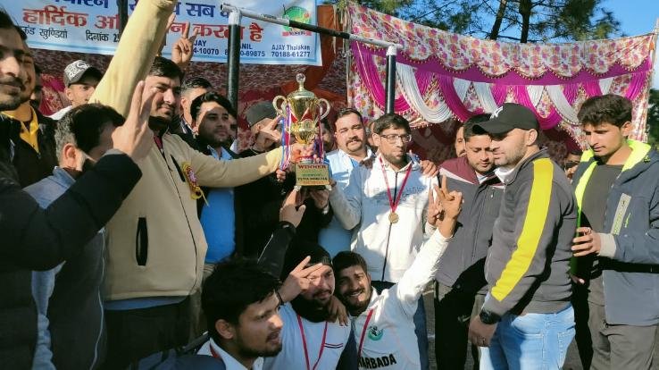 ज्वालामुखी: चतर बड़ा टीम क्रिकेट टूर्नामेंट में रही विजेता