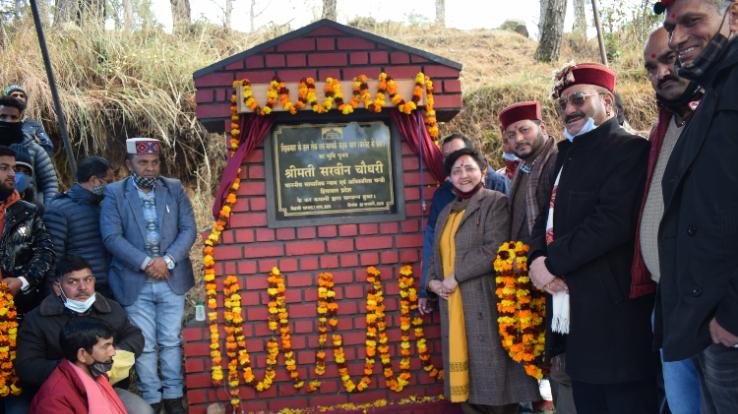 धर्मशाला : लिंक रोड़ घेरा सुक्कूघाट पर व्यय होंगे 15 करोड़: सरवीन चौधरी