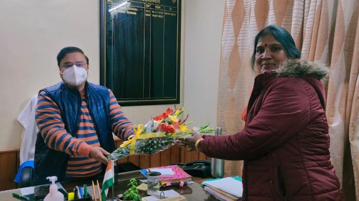 पालमपुर : 2009 एच ए एस बैच के अधिकारी डॉ विक्रम महाजन ने संभाला म्युनिसिपल कमिश्नर पालमपुर का कार्यभार 