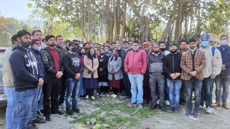 देहरा: वोकेशनल शिक्षकों ने अपनी मांगों को लेकर मंत्री बिक्रम सिंह ठाकुर से की मुलाकात