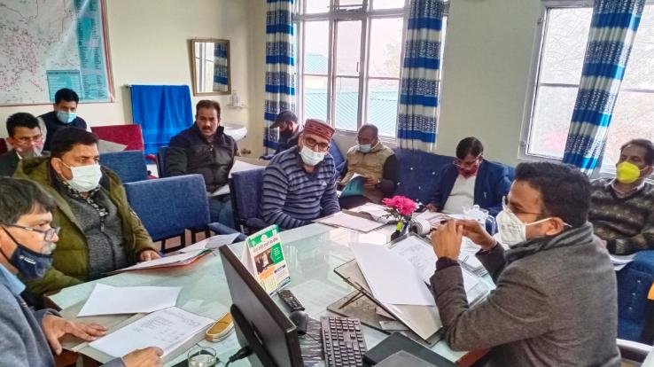 Dharamshala: Give benefit of Himcare and Ayushman scheme to the patients: Deputy Commissioner