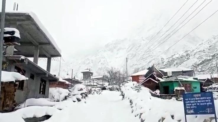 Intermittent snowfall continues in high altitude areas