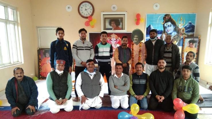 Paragpur: Organized blood donation camp at Radha Krishna temple