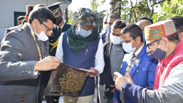 Governor visited Bee Research Center in Nagrota Bagwan
