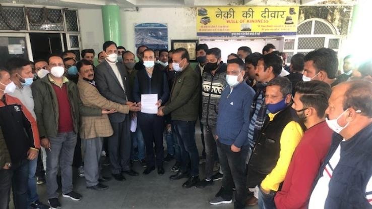 Government contractors sent memorandum to CM and Executive Engineer Kangra through SDM regarding demands
