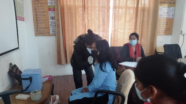 Dadlaghat: Vaccination to trainees engaged to protect against Kovid