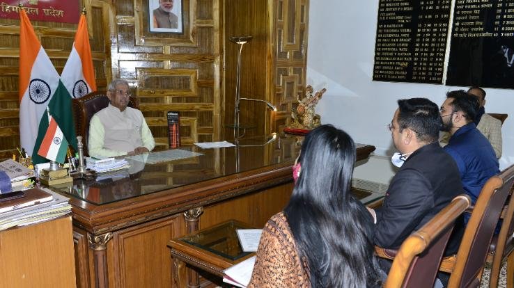 Shimla: Delegation of Aryans of Colleges met Governor