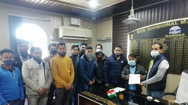 business class united against the suddenly increasing migrants in Shahur