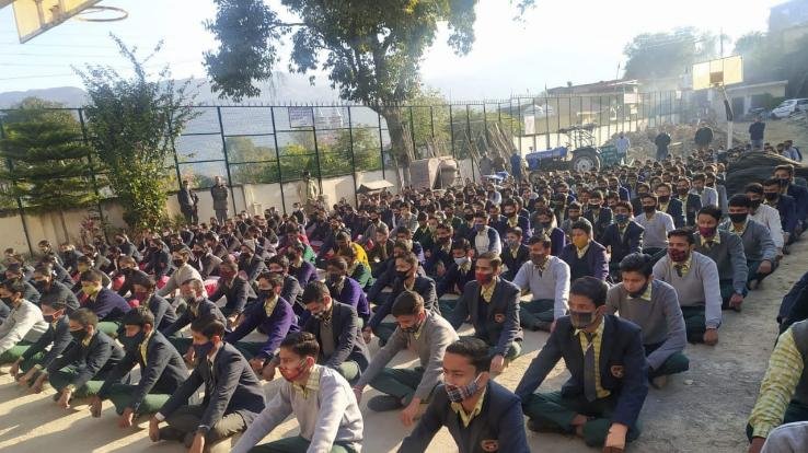 Dadlaghat: Paying tribute to Pulwama Martyrs by observing silence for two minutes