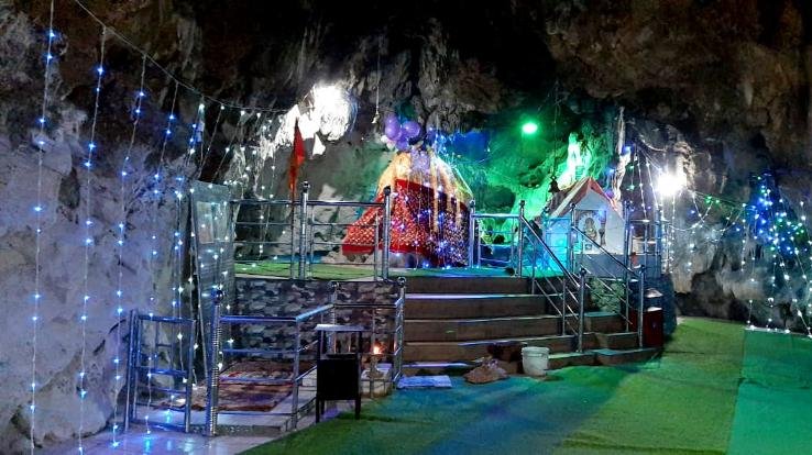 Preparations for the 11-day Shiva Mahapuran story completed in the ancient Shiva Tandava cave