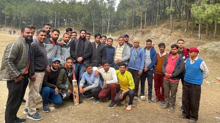 Darlaghat: Youth Cricket Committee Bhayankhari organized cricket tournament