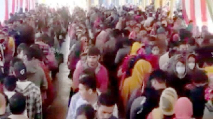 People's influx of faith gathered in the temples and pagodas of the area