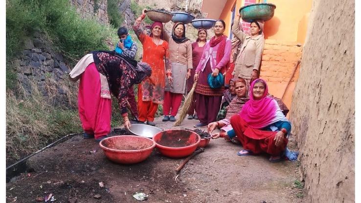  Mahila Mandal Simmu launched a cleanliness campaign in the village