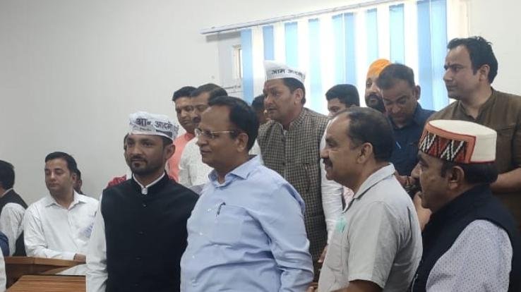  Himachal Karni Sena District President Ashutosh Chaudhary joined AAP