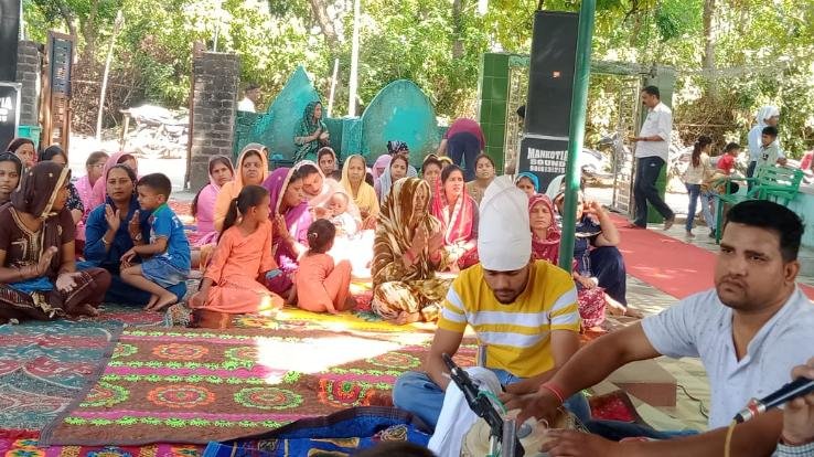  Bhajan-kirtan performed in the temple after the fulfillment of the vow