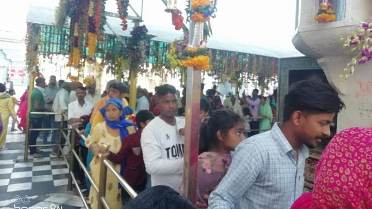 Third Navratri 11 thousand devotees got their head