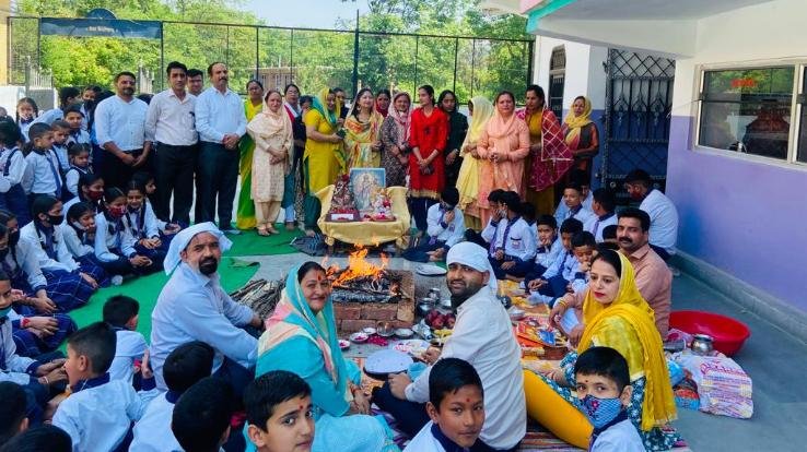 SVN Public Senior Secondary School started the new session with Havan and Yagya