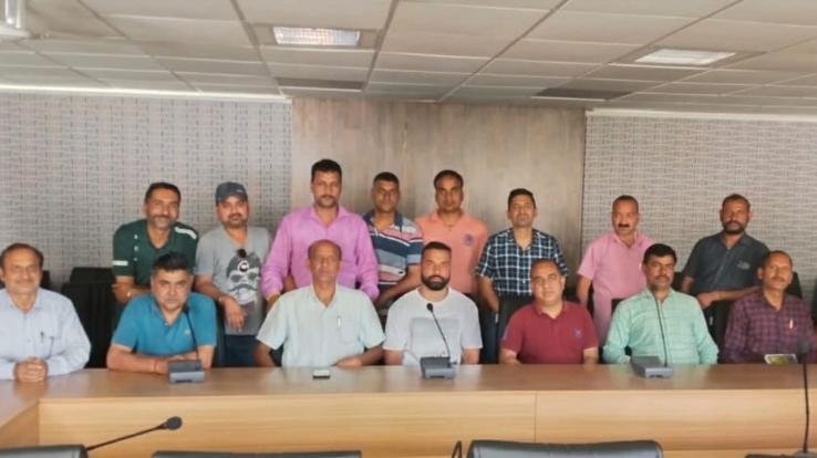 Ranjit Thakur became the president of Shoolini Private Bus Operator Association