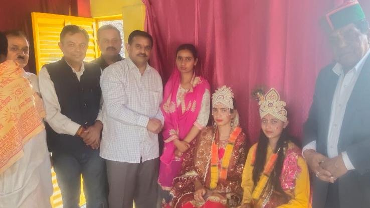 Dr. Col Dhaniram Shandil arrived to listen to the discourses of Devi Bhagwat Katha