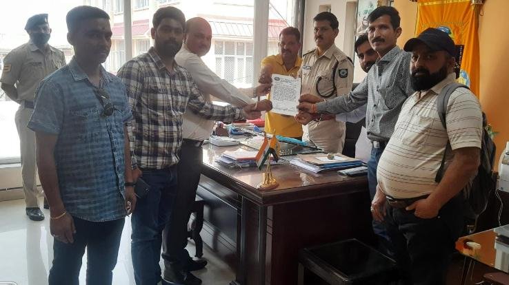 World Journalists Federation District Kangra submitted memorandum to SP Kangra