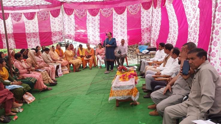 Darlaghat: Labor Workers Welfare Board organized awareness camp in Kotlu