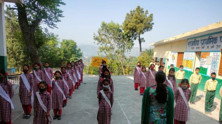 Dadlaghat: The birth anniversary of Dr. Bhimrao Ambedkar was celebrated in the Government High School, Kashlog.