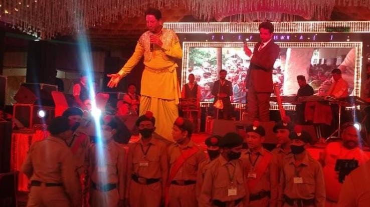 Dehra: NCC cadets of Pragpur Boys School were impressed by Gurdas Maan in his music show